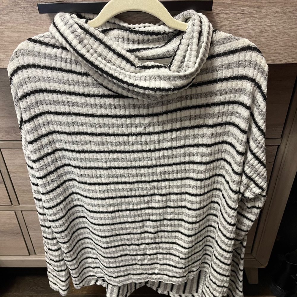 Stripped turtle neck long sleeve